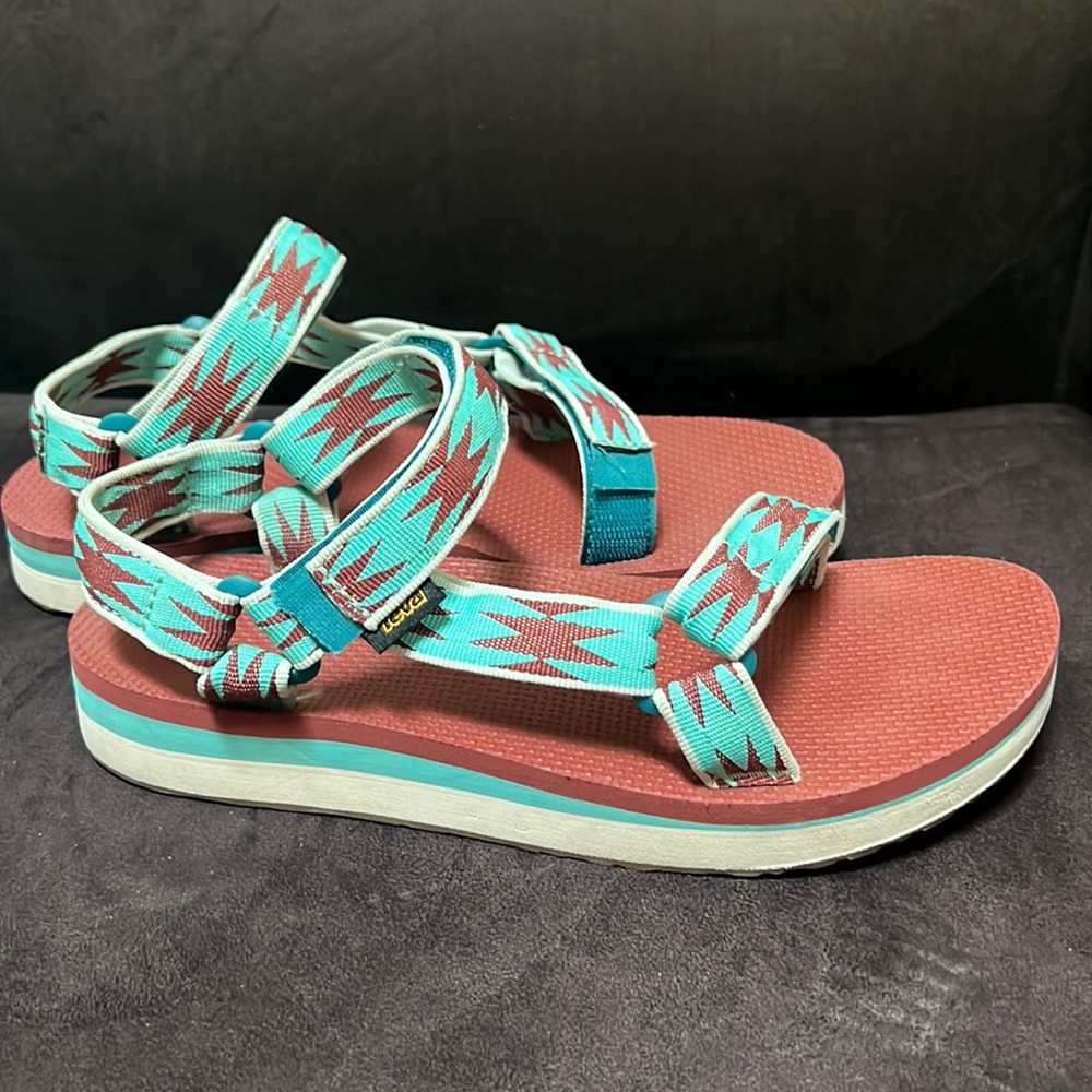 RARE! Teva Universal Midform - Women’s Size 9